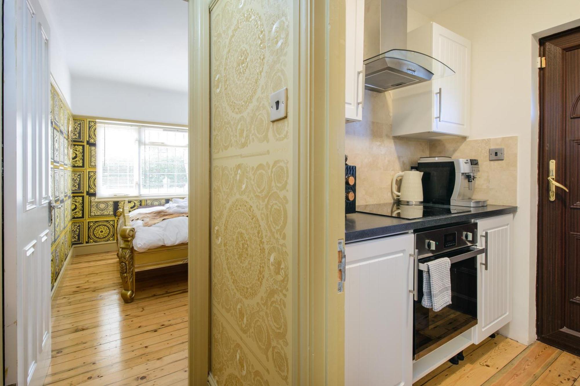 Deluxe 4 Or 5 Bed House With Hot Tub, Cinema Room Sleeps 15 Saffron Walden Exterior foto