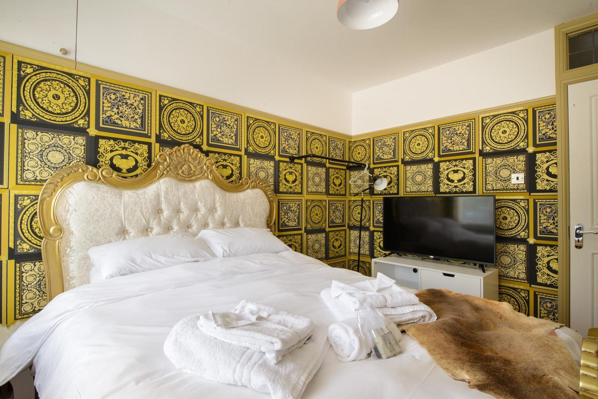 Deluxe 4 Or 5 Bed House With Hot Tub, Cinema Room Sleeps 15 Saffron Walden Exterior foto