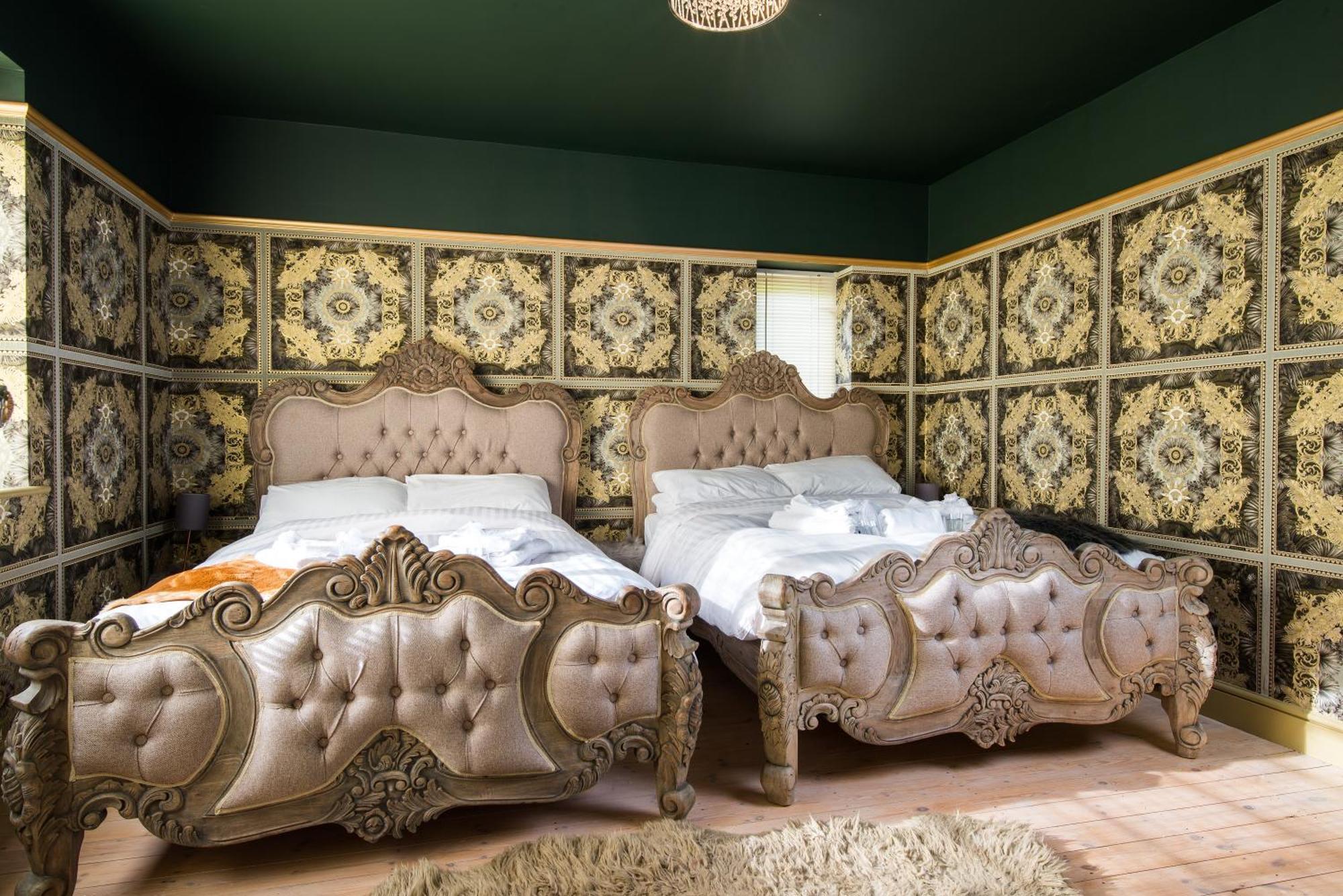 Deluxe 4 Or 5 Bed House With Hot Tub, Cinema Room Sleeps 15 Saffron Walden Exterior foto